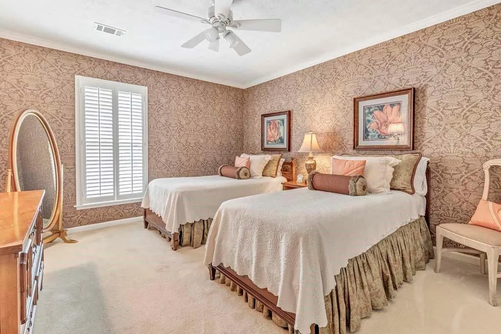903 Dunwoody Chace, Sandy Springs, Georgia 30328, 3 Bedrooms Bedrooms, ,2 BathroomsBathrooms,Residential,Sold,903 Dunwoody Chace,6741814