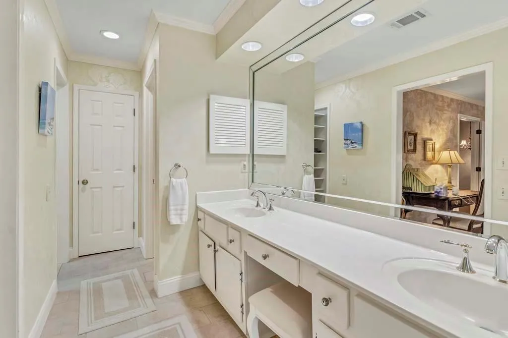 903 Dunwoody Chace, Sandy Springs, Georgia 30328, 3 Bedrooms Bedrooms, ,2 BathroomsBathrooms,Residential,Sold,903 Dunwoody Chace,6741814
