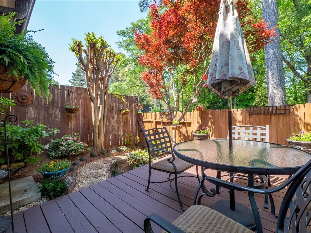 6502 Park Avenue Unit 6502, Sandy Springs, Georgia 30342, 2 Bedrooms Bedrooms, ,1 BathroomBathrooms,Residential,Sold,6502 Park Avenue Unit 6502,6868320