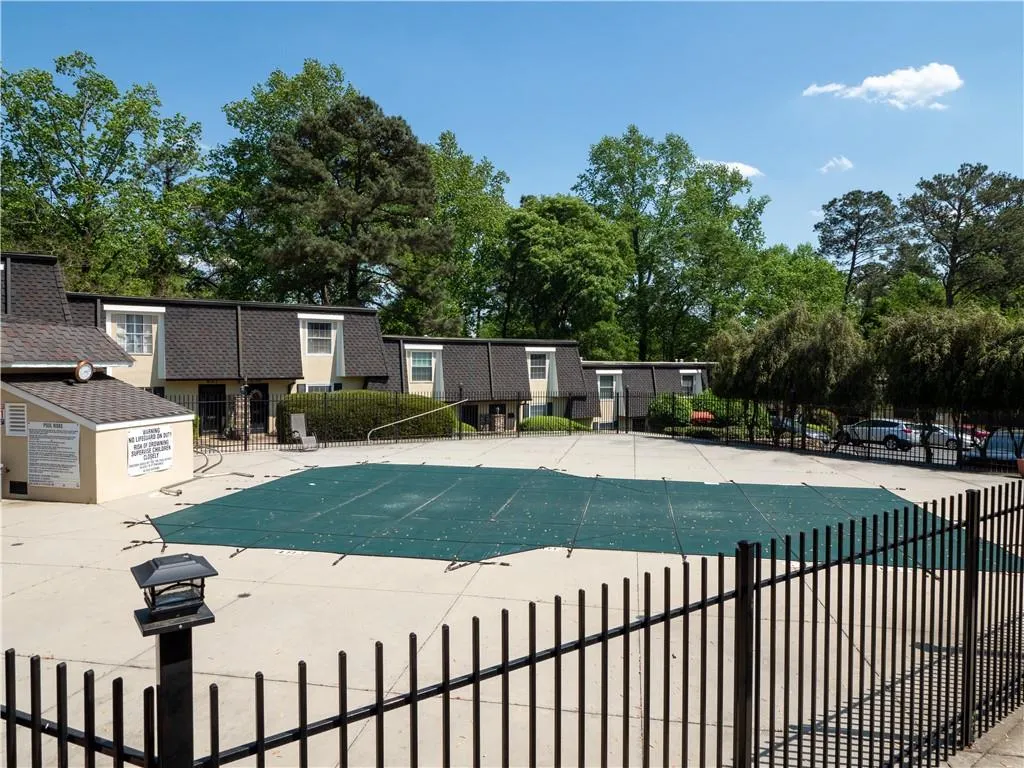 6502 Park Avenue Unit 6502, Sandy Springs, Georgia 30342, 2 Bedrooms Bedrooms, ,1 BathroomBathrooms,Residential,Sold,6502 Park Avenue Unit 6502,6868320