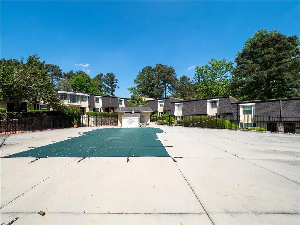 6502 Park Avenue Unit 6502, Sandy Springs, Georgia 30342, 2 Bedrooms Bedrooms, ,1 BathroomBathrooms,Residential,Sold,6502 Park Avenue Unit 6502,6868320