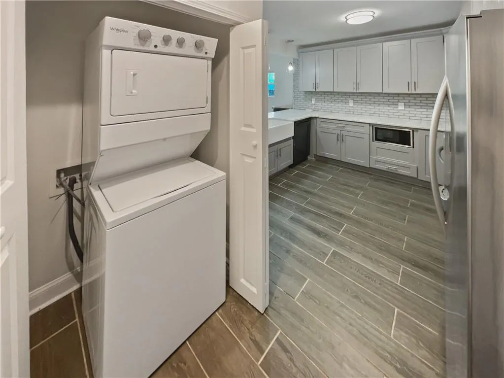 2548 Loghaven Drive Nw, Atlanta, Georgia 30318, 3 Bedrooms Bedrooms, ,2 BathroomsBathrooms,Residential,For Sale,2548 Loghaven Drive Nw,7532784
