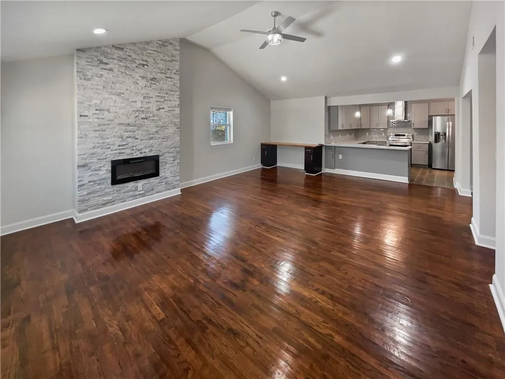 2548 Loghaven Drive Nw, Atlanta, Georgia 30318, 3 Bedrooms Bedrooms, ,2 BathroomsBathrooms,Residential,For Sale,2548 Loghaven Drive Nw,7532784