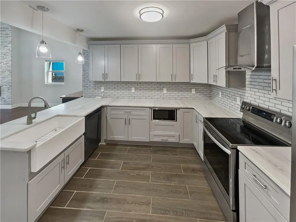 2548 Loghaven Drive Nw, Atlanta, Georgia 30318, 3 Bedrooms Bedrooms, ,2 BathroomsBathrooms,Residential,For Sale,2548 Loghaven Drive Nw,7532784
