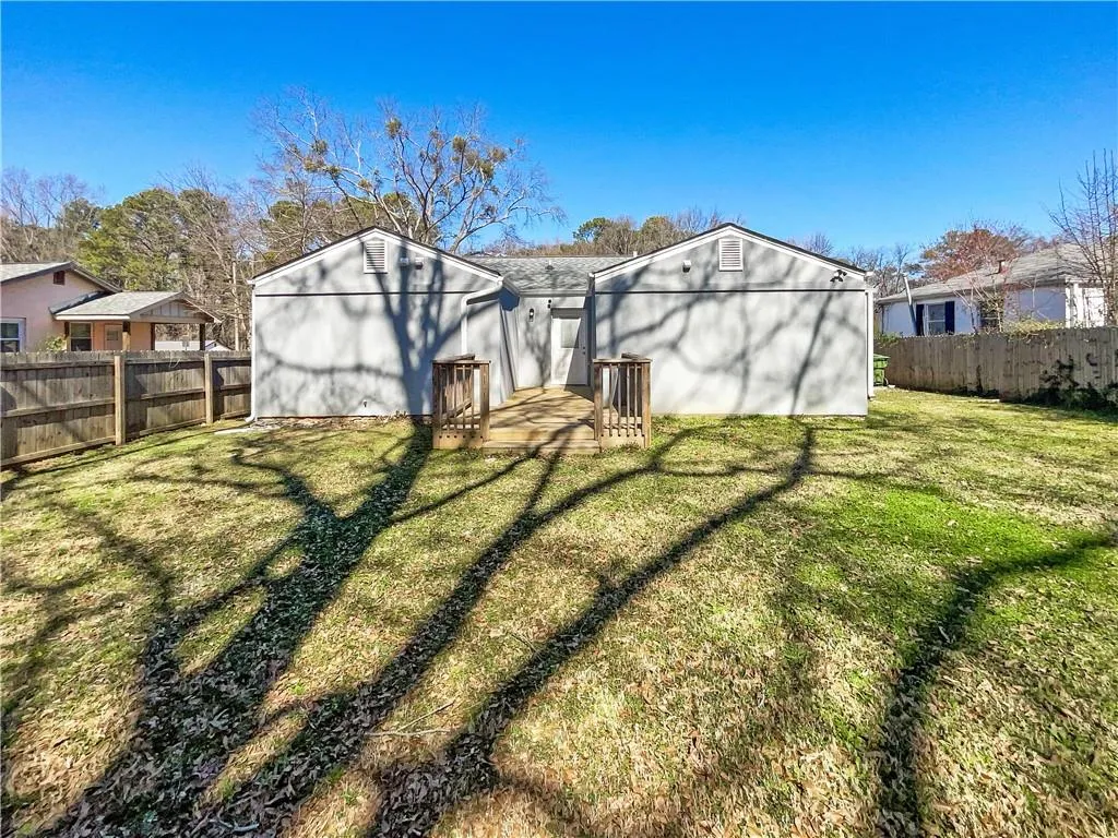 2548 Loghaven Drive Nw, Atlanta, Georgia 30318, 3 Bedrooms Bedrooms, ,2 BathroomsBathrooms,Residential,For Sale,2548 Loghaven Drive Nw,7532784