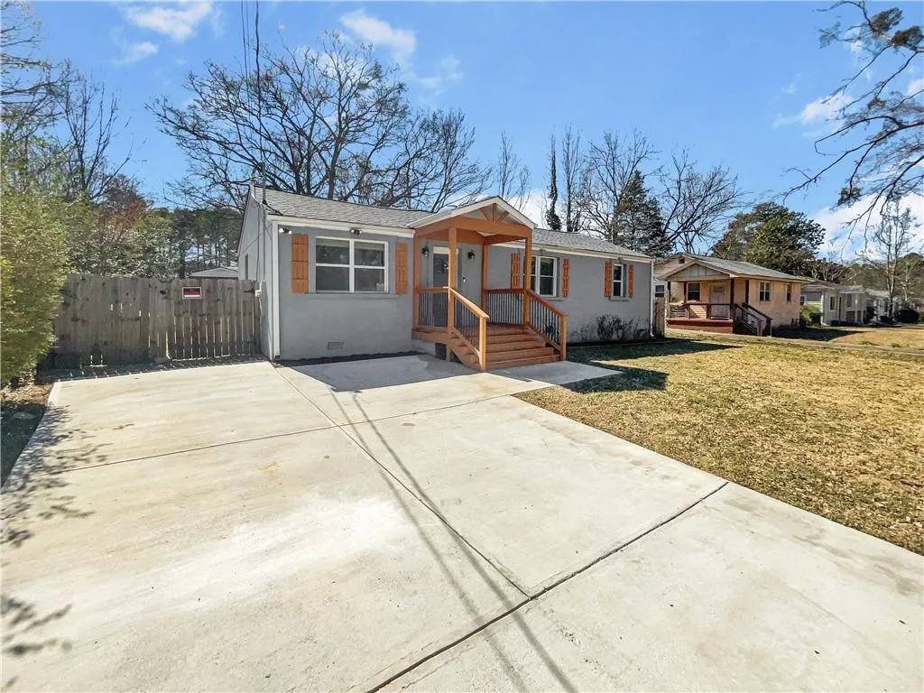 2548 Loghaven Drive Nw, Atlanta, Georgia 30318, 3 Bedrooms Bedrooms, ,2 BathroomsBathrooms,Residential,For Sale,2548 Loghaven Drive Nw,7532784