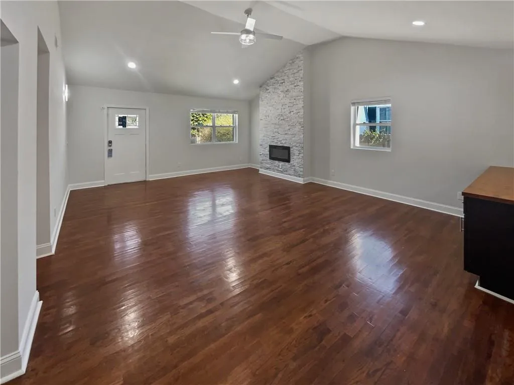 2548 Loghaven Drive Nw, Atlanta, Georgia 30318, 3 Bedrooms Bedrooms, ,2 BathroomsBathrooms,Residential,For Sale,2548 Loghaven Drive Nw,7532784