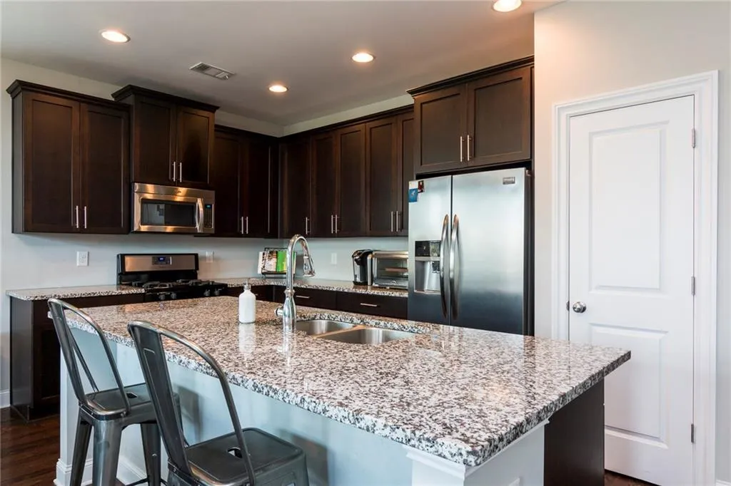 1566 Argule Lane Nw, Atlanta, Georgia 30318, 5 Bedrooms Bedrooms, ,4 BathroomsBathrooms,Residential,Sold,1566 Argule Lane Nw,5977235