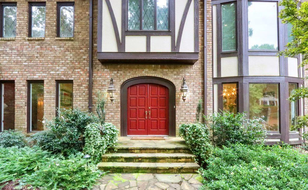 320 Quiet Water Lane, Sandy Springs, Georgia 30350, 5 Bedrooms Bedrooms, ,4 BathroomsBathrooms,Residential,Sold,320 Quiet Water Lane,6946252