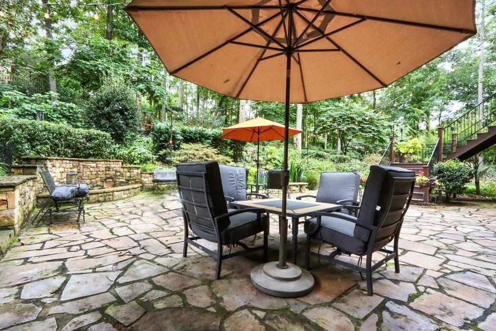 320 Quiet Water Lane, Sandy Springs, Georgia 30350, 5 Bedrooms Bedrooms, ,4 BathroomsBathrooms,Residential,Sold,320 Quiet Water Lane,6946252