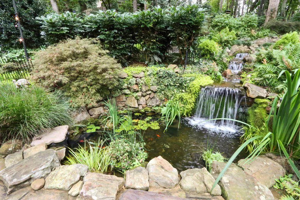 320 Quiet Water Lane, Sandy Springs, Georgia 30350, 5 Bedrooms Bedrooms, ,4 BathroomsBathrooms,Residential,Sold,320 Quiet Water Lane,6946252