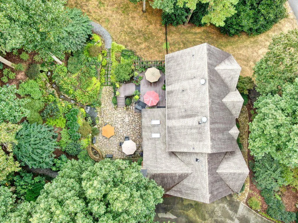 320 Quiet Water Lane, Sandy Springs, Georgia 30350, 5 Bedrooms Bedrooms, ,4 BathroomsBathrooms,Residential,Sold,320 Quiet Water Lane,6946252