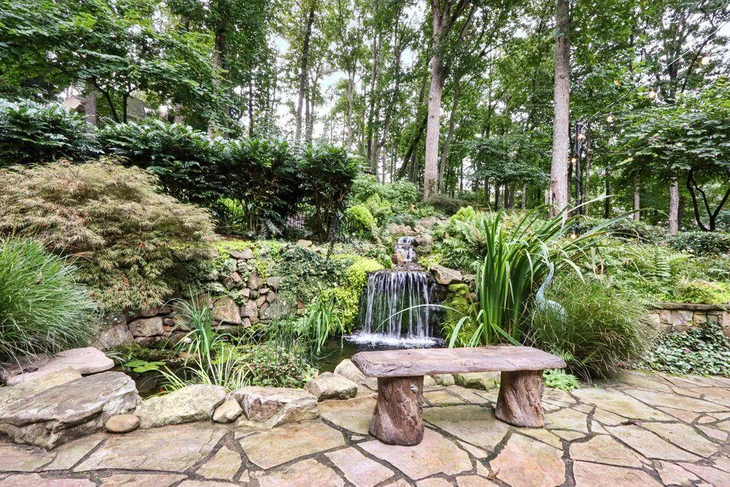 320 Quiet Water Lane, Sandy Springs, Georgia 30350, 5 Bedrooms Bedrooms, ,4 BathroomsBathrooms,Residential,Sold,320 Quiet Water Lane,6946252