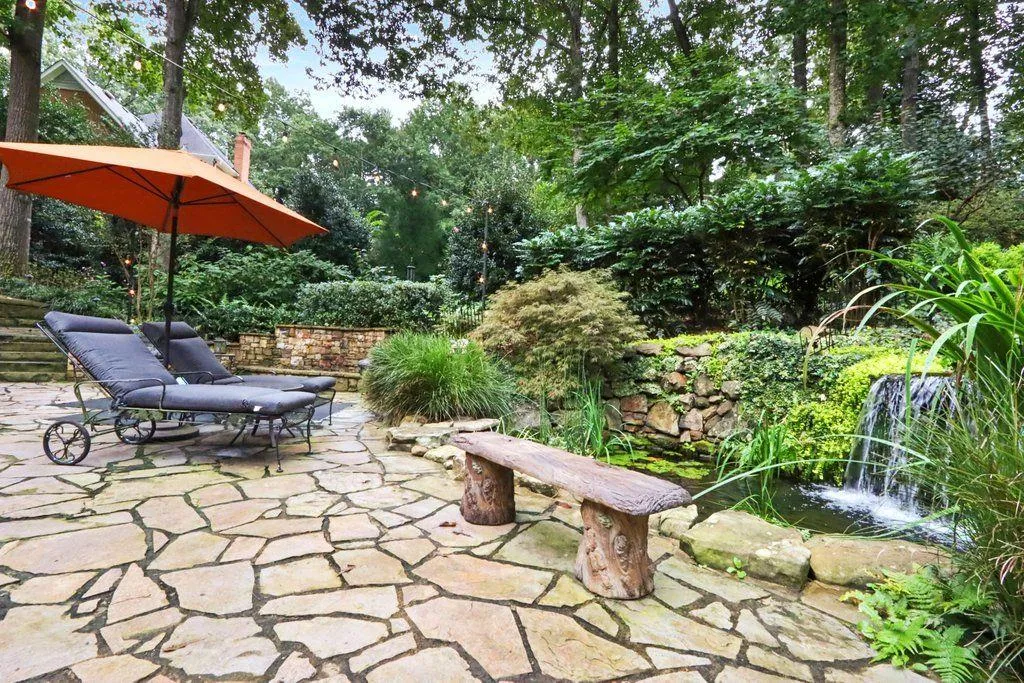 320 Quiet Water Lane, Sandy Springs, Georgia 30350, 5 Bedrooms Bedrooms, ,4 BathroomsBathrooms,Residential,Sold,320 Quiet Water Lane,6946252