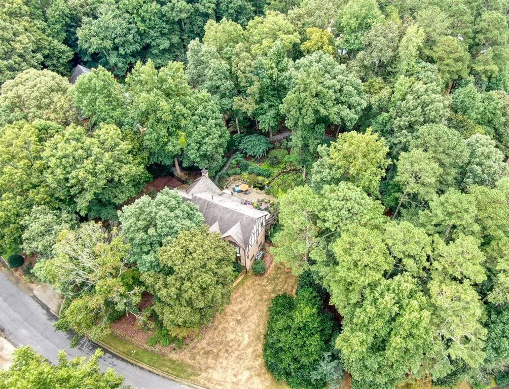 320 Quiet Water Lane, Sandy Springs, Georgia 30350, 5 Bedrooms Bedrooms, ,4 BathroomsBathrooms,Residential,Sold,320 Quiet Water Lane,6946252