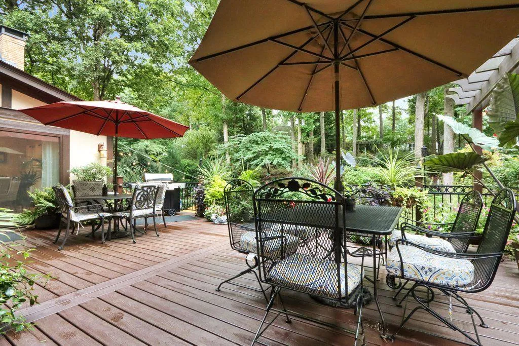 320 Quiet Water Lane, Sandy Springs, Georgia 30350, 5 Bedrooms Bedrooms, ,4 BathroomsBathrooms,Residential,Sold,320 Quiet Water Lane,6946252