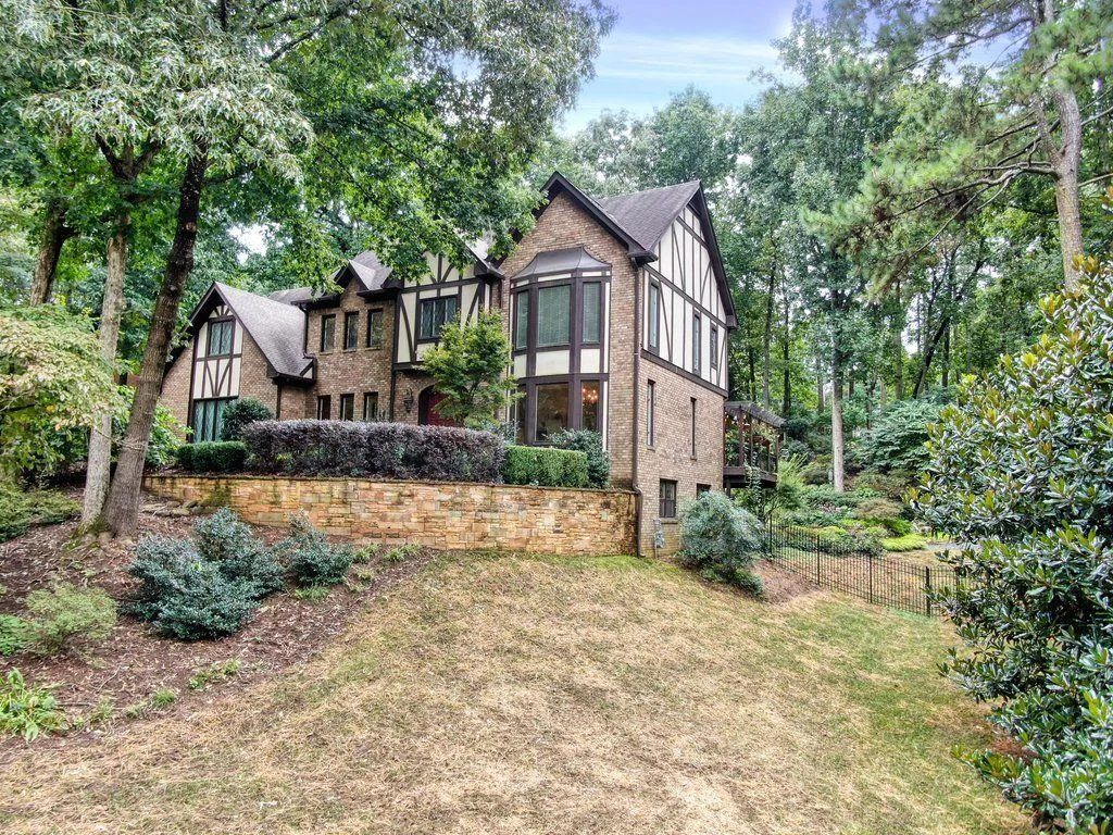 320 Quiet Water Lane, Sandy Springs, Georgia 30350, 5 Bedrooms Bedrooms, ,4 BathroomsBathrooms,Residential,Sold,320 Quiet Water Lane,6946252