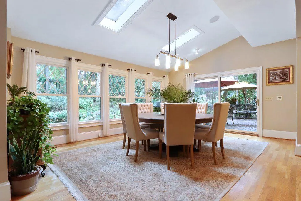 320 Quiet Water Lane, Sandy Springs, Georgia 30350, 5 Bedrooms Bedrooms, ,4 BathroomsBathrooms,Residential,Sold,320 Quiet Water Lane,6946252