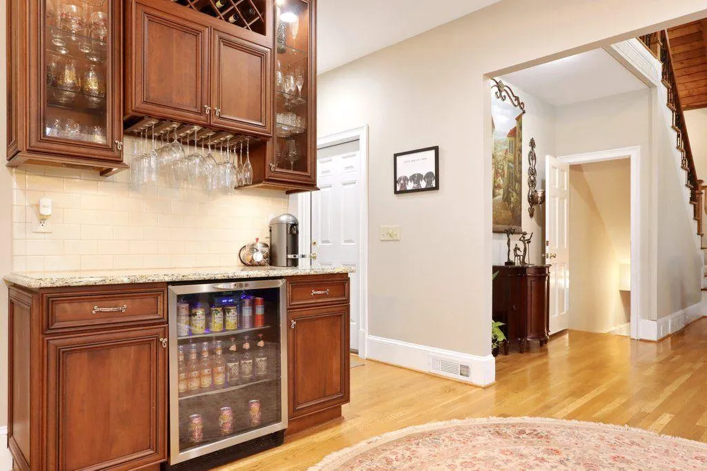 320 Quiet Water Lane, Sandy Springs, Georgia 30350, 5 Bedrooms Bedrooms, ,4 BathroomsBathrooms,Residential,Sold,320 Quiet Water Lane,6946252