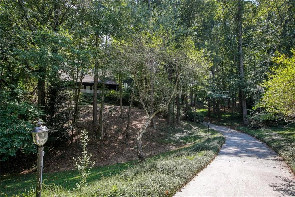 7905 Innsbruck Drive, Sandy Springs, Georgia 30350, 5 Bedrooms Bedrooms, ,3 BathroomsBathrooms,Residential,Sold,7905 Innsbruck Drive,6600211