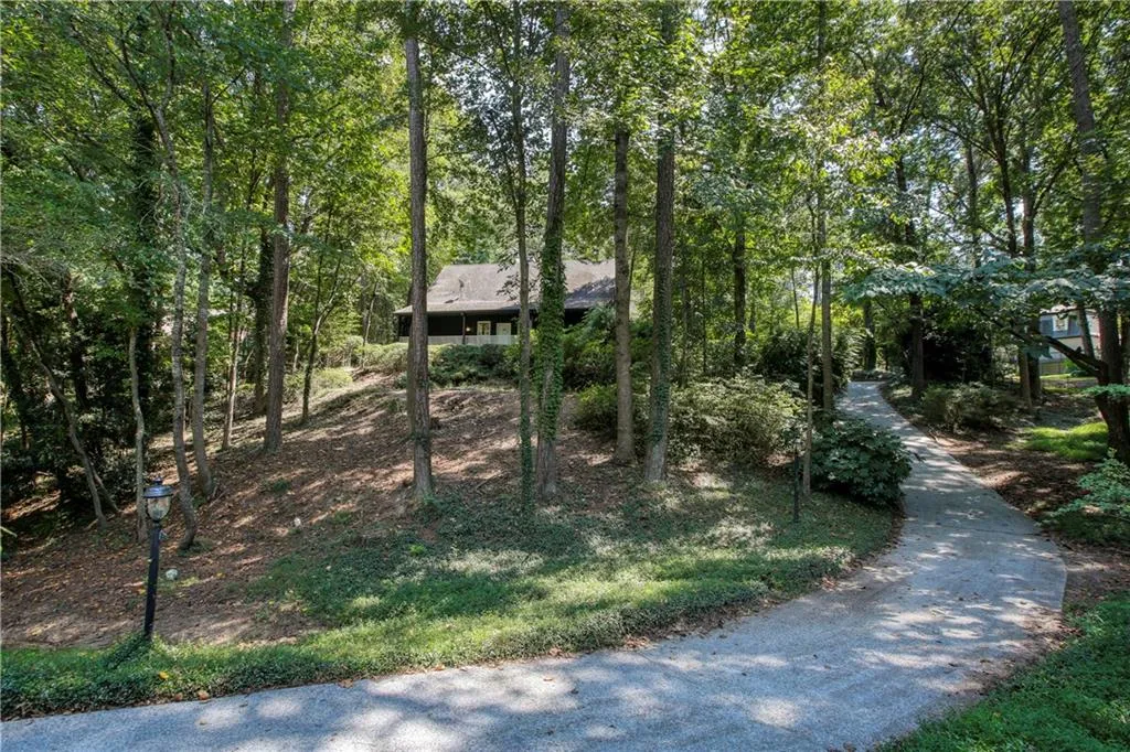7905 Innsbruck Drive, Sandy Springs, Georgia 30350, 5 Bedrooms Bedrooms, ,3 BathroomsBathrooms,Residential,Sold,7905 Innsbruck Drive,6600211