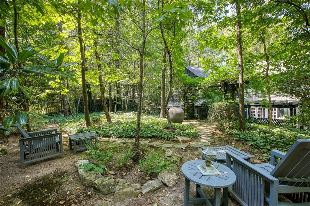7905 Innsbruck Drive, Sandy Springs, Georgia 30350, 5 Bedrooms Bedrooms, ,3 BathroomsBathrooms,Residential,Sold,7905 Innsbruck Drive,6600211