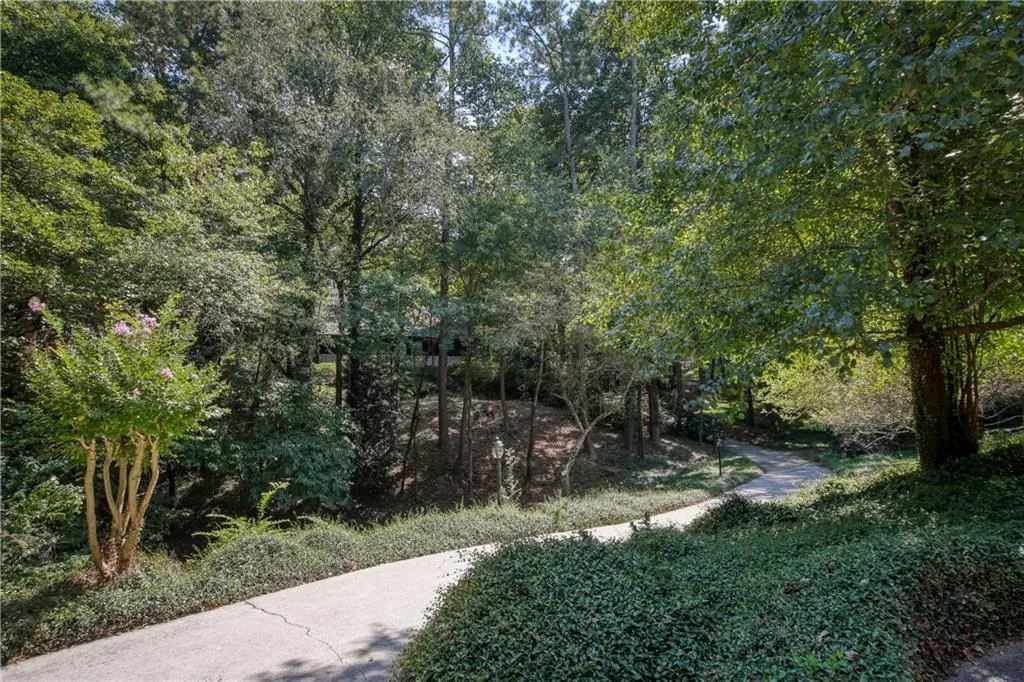 7905 Innsbruck Drive, Sandy Springs, Georgia 30350, 5 Bedrooms Bedrooms, ,3 BathroomsBathrooms,Residential,Sold,7905 Innsbruck Drive,6600211