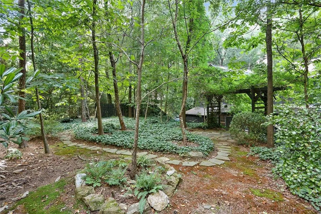 7905 Innsbruck Drive, Sandy Springs, Georgia 30350, 5 Bedrooms Bedrooms, ,3 BathroomsBathrooms,Residential,Sold,7905 Innsbruck Drive,6600211