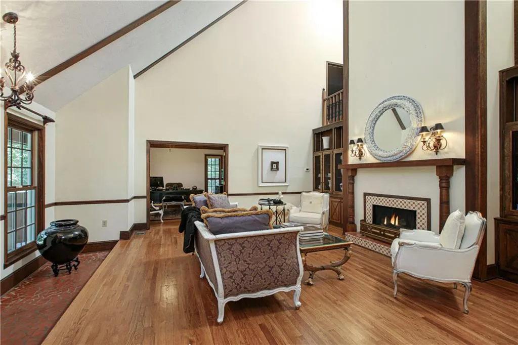 7905 Innsbruck Drive, Sandy Springs, Georgia 30350, 5 Bedrooms Bedrooms, ,3 BathroomsBathrooms,Residential,Sold,7905 Innsbruck Drive,6600211