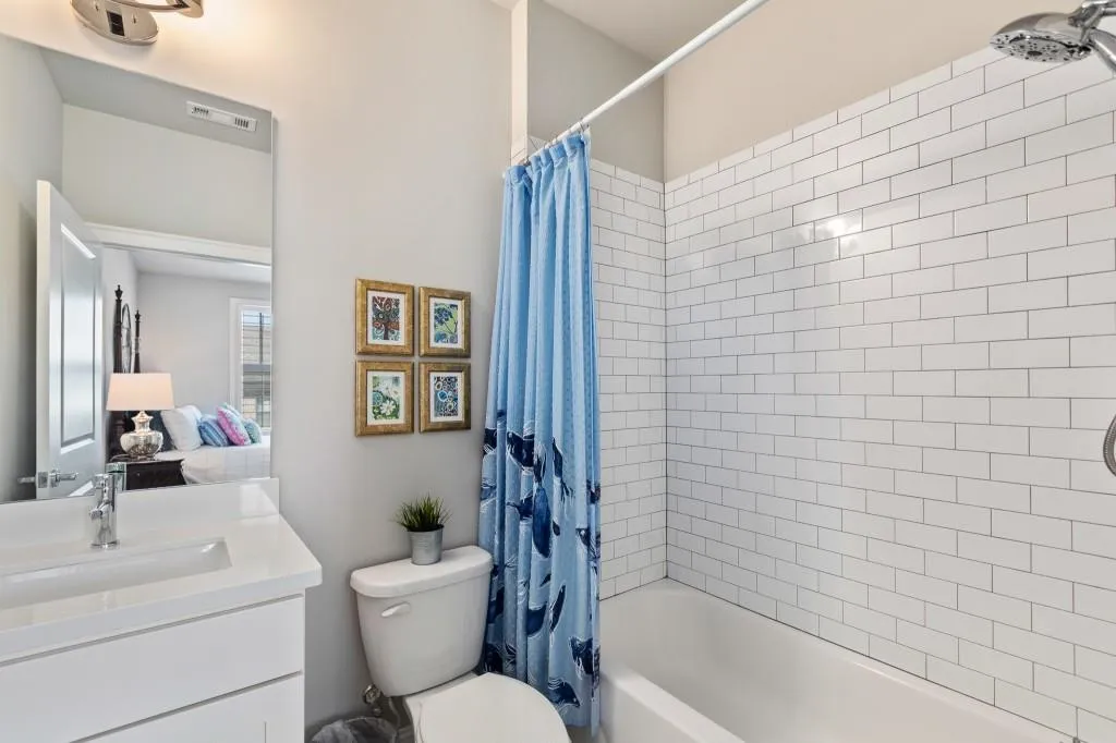 4255 Deming Circle, Sandy Springs, Georgia 30342, 3 Bedrooms Bedrooms, ,3 BathroomsBathrooms,Residential,Sold,4255 Deming Circle,6615902