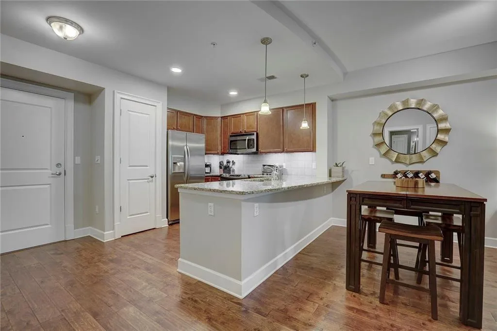 200 River Vista Drive Unit 310, Atlanta, Georgia 30339, 1 Bedroom Bedrooms, ,1 BathroomBathrooms,Residential,Sold,200 River Vista Drive Unit 310,6003859