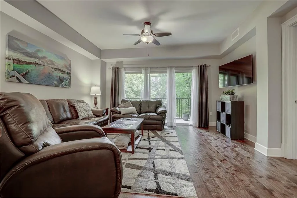 200 River Vista Drive Unit 310, Atlanta, Georgia 30339, 1 Bedroom Bedrooms, ,1 BathroomBathrooms,Residential,Sold,200 River Vista Drive Unit 310,6003859