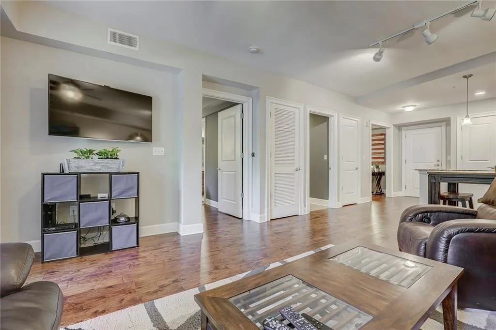 200 River Vista Drive Unit 310, Atlanta, Georgia 30339, 1 Bedroom Bedrooms, ,1 BathroomBathrooms,Residential,Sold,200 River Vista Drive Unit 310,6003859