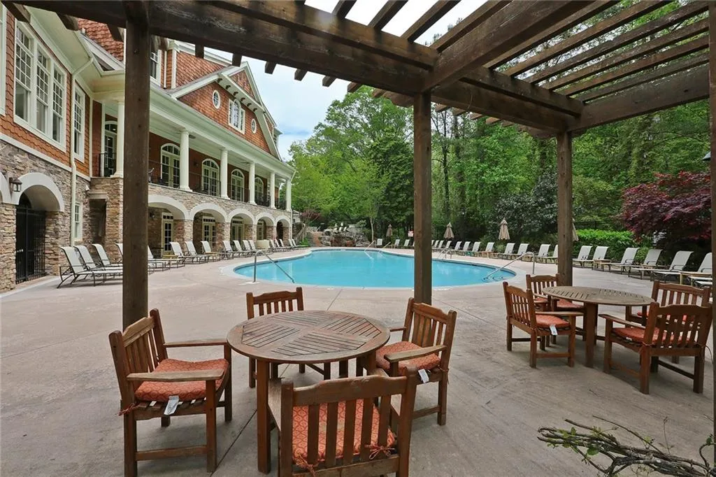 200 River Vista Drive Unit 310, Atlanta, Georgia 30339, 1 Bedroom Bedrooms, ,1 BathroomBathrooms,Residential,Sold,200 River Vista Drive Unit 310,6003859