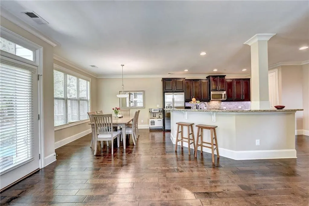 7500 Glisten Avenue, Atlanta, Georgia 30328, 3 Bedrooms Bedrooms, ,2 BathroomsBathrooms,Residential,Sold,7500 Glisten Avenue,6881124