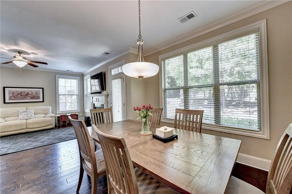 7500 Glisten Avenue, Atlanta, Georgia 30328, 3 Bedrooms Bedrooms, ,2 BathroomsBathrooms,Residential,Sold,7500 Glisten Avenue,6881124