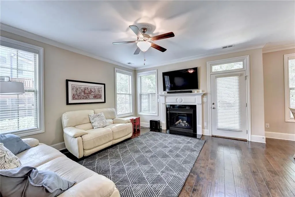 7500 Glisten Avenue, Atlanta, Georgia 30328, 3 Bedrooms Bedrooms, ,2 BathroomsBathrooms,Residential,Sold,7500 Glisten Avenue,6881124