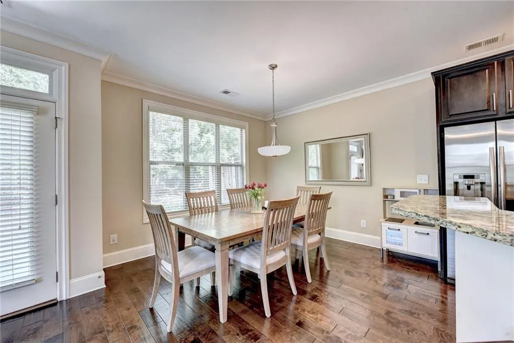 7500 Glisten Avenue, Atlanta, Georgia 30328, 3 Bedrooms Bedrooms, ,2 BathroomsBathrooms,Residential,Sold,7500 Glisten Avenue,6881124
