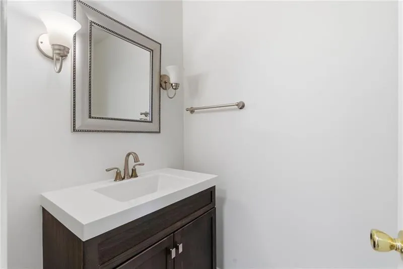 6520 Roswell Road Unit 79, Sandy Springs, Georgia 30328, 2 Bedrooms Bedrooms, ,1 BathroomBathrooms,Residential,For Sale,6520 Roswell Road Unit 79,7746404