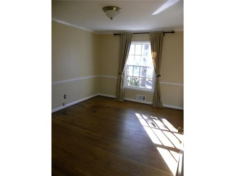 568 Timberland Drive, Atlanta, Georgia 30342, 4 Bedrooms Bedrooms, ,3 BathroomsBathrooms,Residential,Sold,568 Timberland Drive,5229478