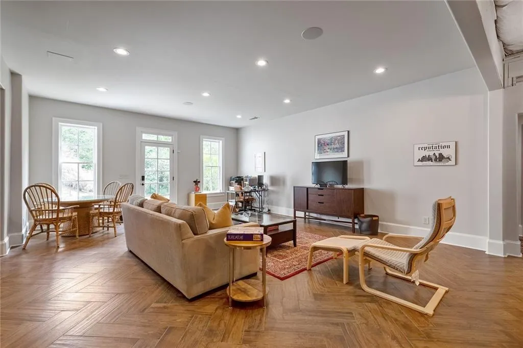 4737 Dudley Lane, Sandy Springs, Georgia 30327, 6 Bedrooms Bedrooms, ,5 BathroomsBathrooms,Residential,Sold,4737 Dudley Lane,7198037