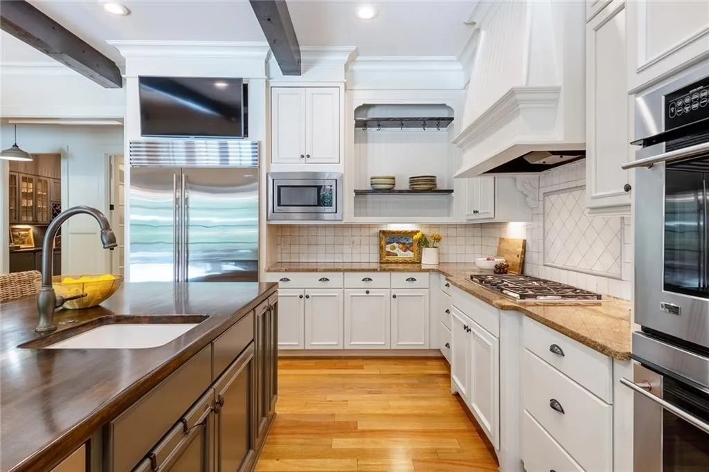 4737 Dudley Lane, Sandy Springs, Georgia 30327, 6 Bedrooms Bedrooms, ,5 BathroomsBathrooms,Residential,Sold,4737 Dudley Lane,7198037