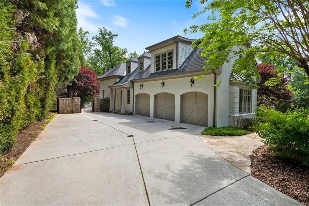 4737 Dudley Lane, Sandy Springs, Georgia 30327, 6 Bedrooms Bedrooms, ,5 BathroomsBathrooms,Residential,Sold,4737 Dudley Lane,7198037