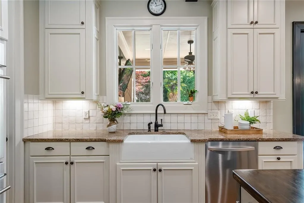 4737 Dudley Lane, Sandy Springs, Georgia 30327, 6 Bedrooms Bedrooms, ,5 BathroomsBathrooms,Residential,Sold,4737 Dudley Lane,7198037