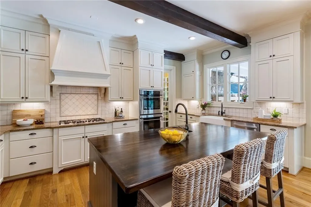 4737 Dudley Lane, Sandy Springs, Georgia 30327, 6 Bedrooms Bedrooms, ,5 BathroomsBathrooms,Residential,Sold,4737 Dudley Lane,7198037