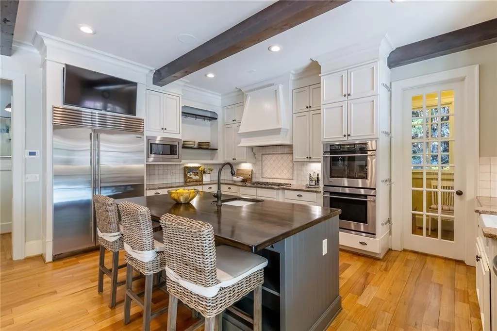 4737 Dudley Lane, Sandy Springs, Georgia 30327, 6 Bedrooms Bedrooms, ,5 BathroomsBathrooms,Residential,Sold,4737 Dudley Lane,7198037