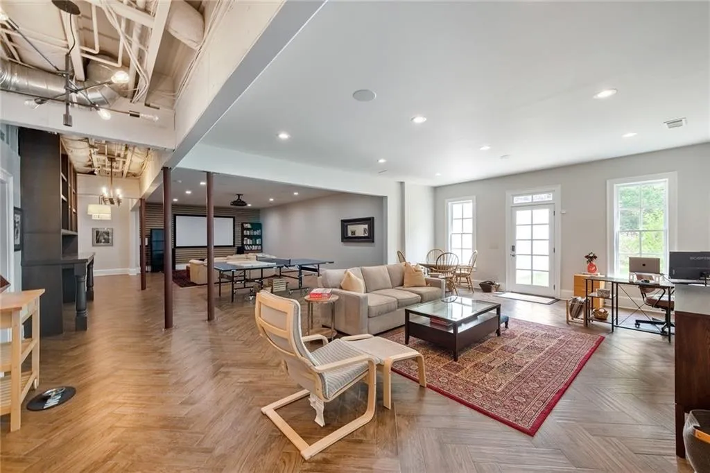 4737 Dudley Lane, Sandy Springs, Georgia 30327, 6 Bedrooms Bedrooms, ,5 BathroomsBathrooms,Residential,Sold,4737 Dudley Lane,7198037