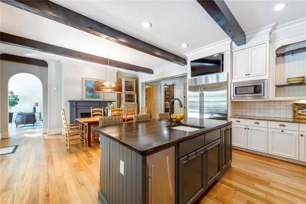 4737 Dudley Lane, Sandy Springs, Georgia 30327, 6 Bedrooms Bedrooms, ,5 BathroomsBathrooms,Residential,Sold,4737 Dudley Lane,7198037