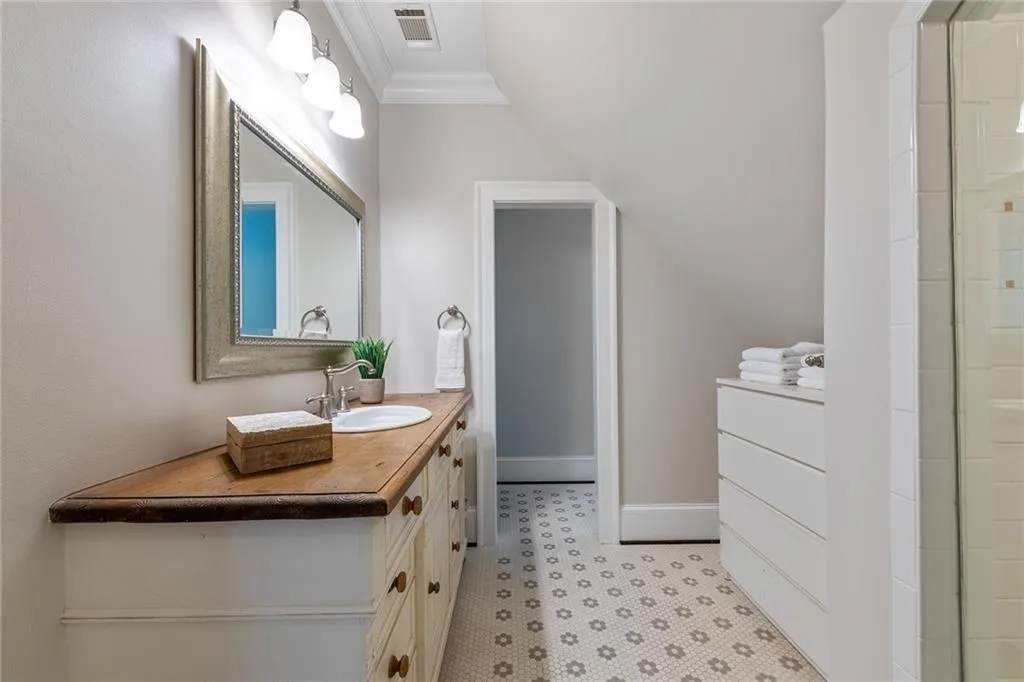 4737 Dudley Lane, Sandy Springs, Georgia 30327, 6 Bedrooms Bedrooms, ,5 BathroomsBathrooms,Residential,Sold,4737 Dudley Lane,7198037