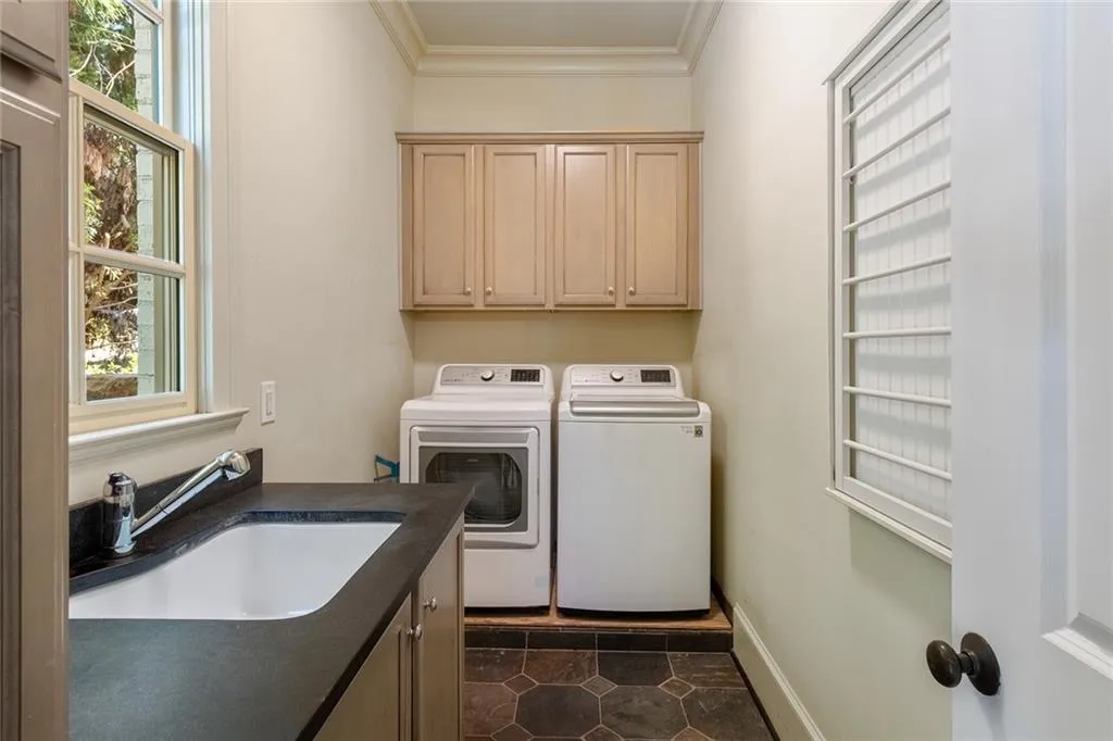 4737 Dudley Lane, Sandy Springs, Georgia 30327, 6 Bedrooms Bedrooms, ,5 BathroomsBathrooms,Residential,Sold,4737 Dudley Lane,7198037